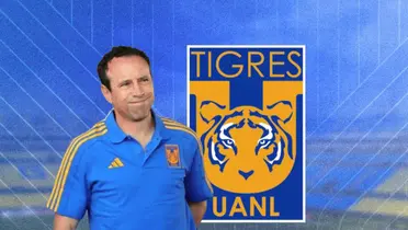 Gerardo Torrado sonriente y escudo de Tigres/Foto Cruz Azul.