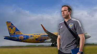Gerardo Torrado y avión de Tigres/ Foto Milenio.
