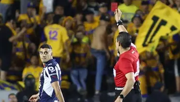 Germán Berterame expulsado en el Tigres vs Rayados / FOTO X
