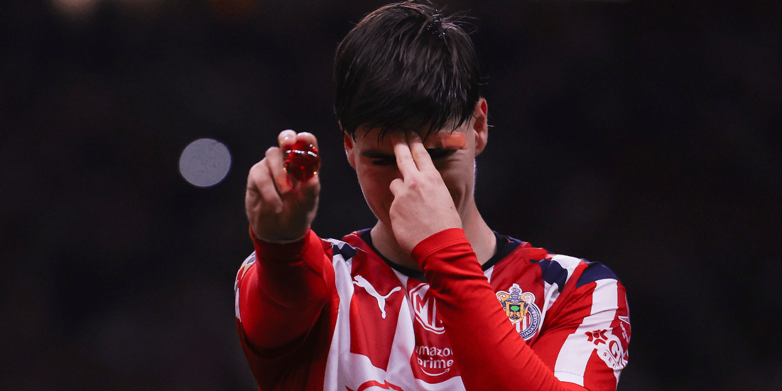 González celebrando. Foto: Chivas