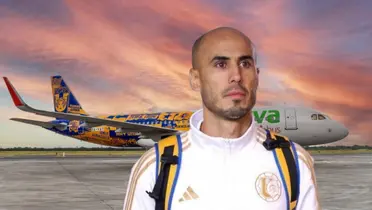 Guido Pizarro y avión de Viva Aerobus/ Foto Tigres.