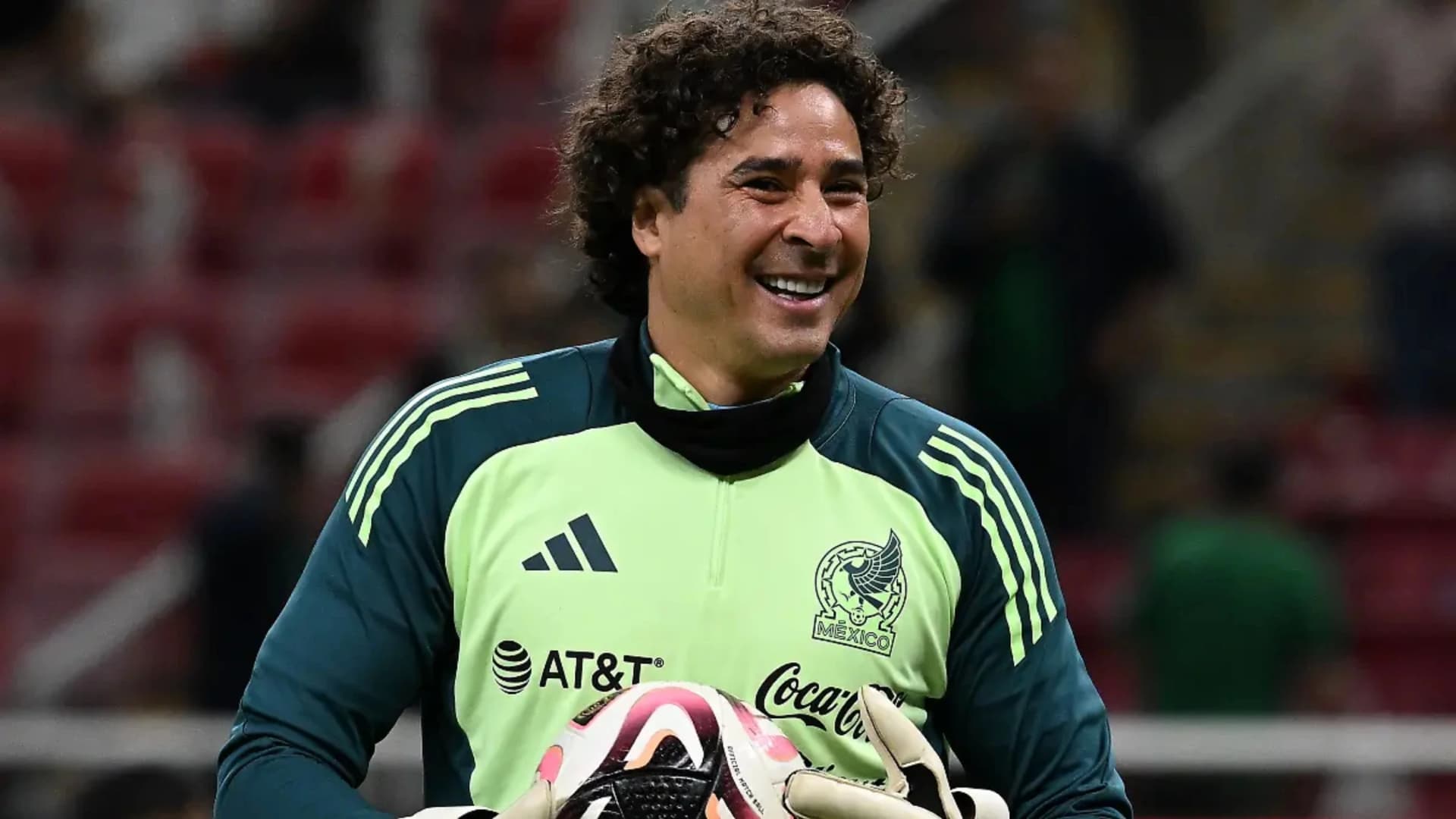 Guillermo Ochoa con la selección mexicana