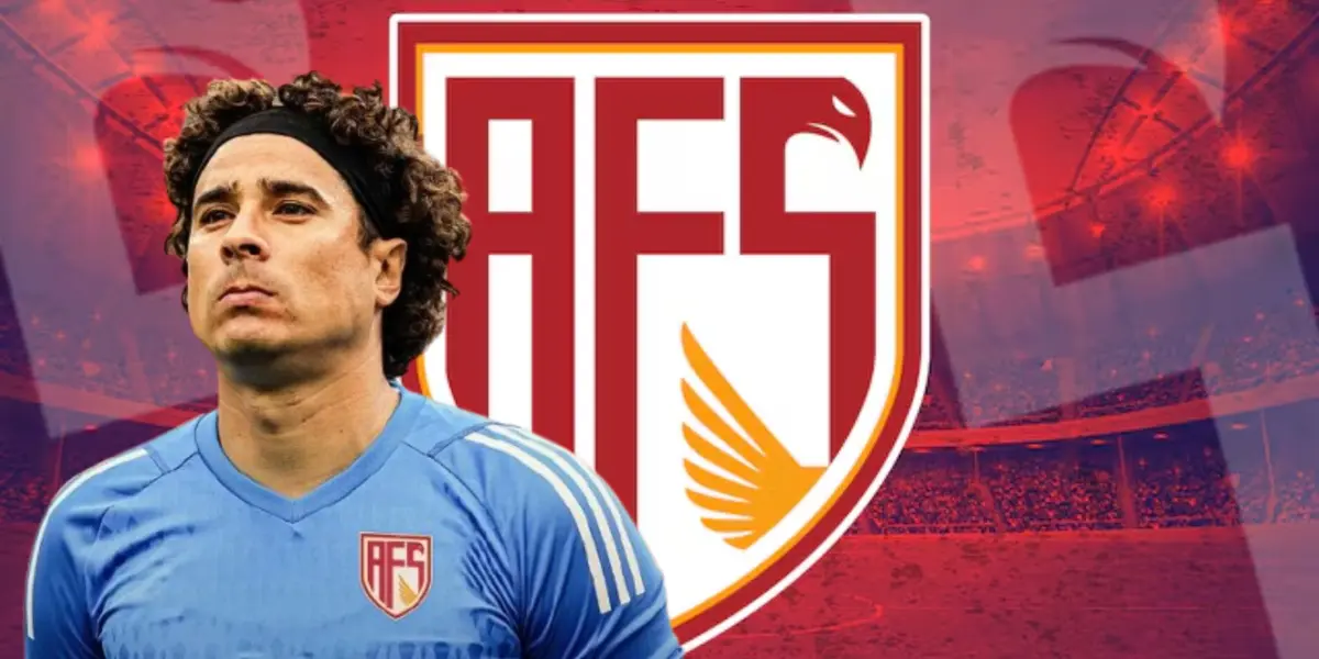 Guillermo Ochoa junto al escudo del AVS de Portugal / FOTO ESPN