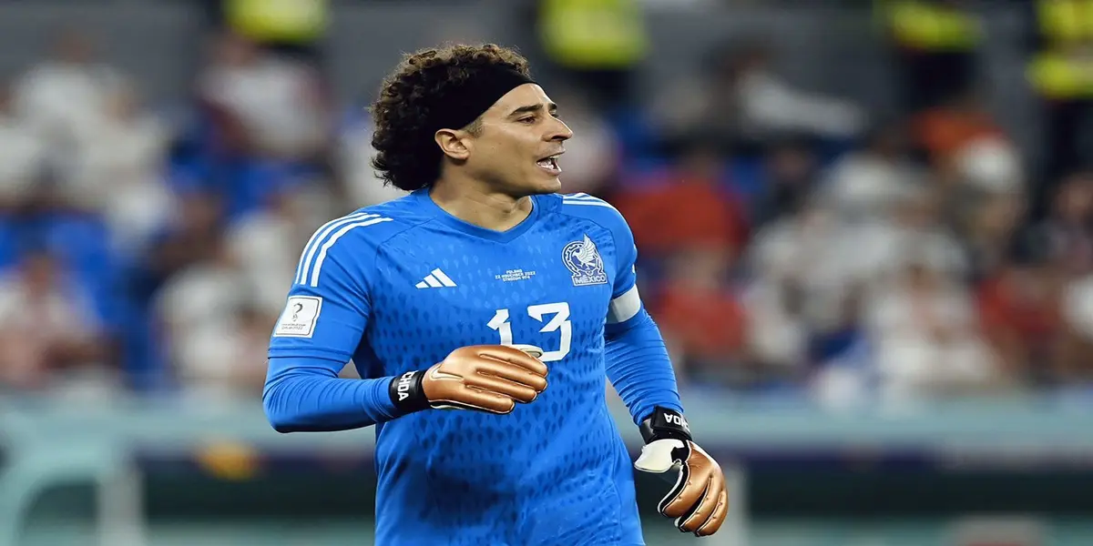 Guillermo Ochoa regresa al campo de la Serie A tras la humillante paliza de 8 a 2 que sufrió la Salernitana ante el Napoli la semana pasada.