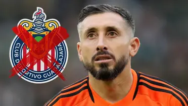 Héctor Herrera junto al escudo de Chivas / FOTO MAJOR LEAGUE SOCCER