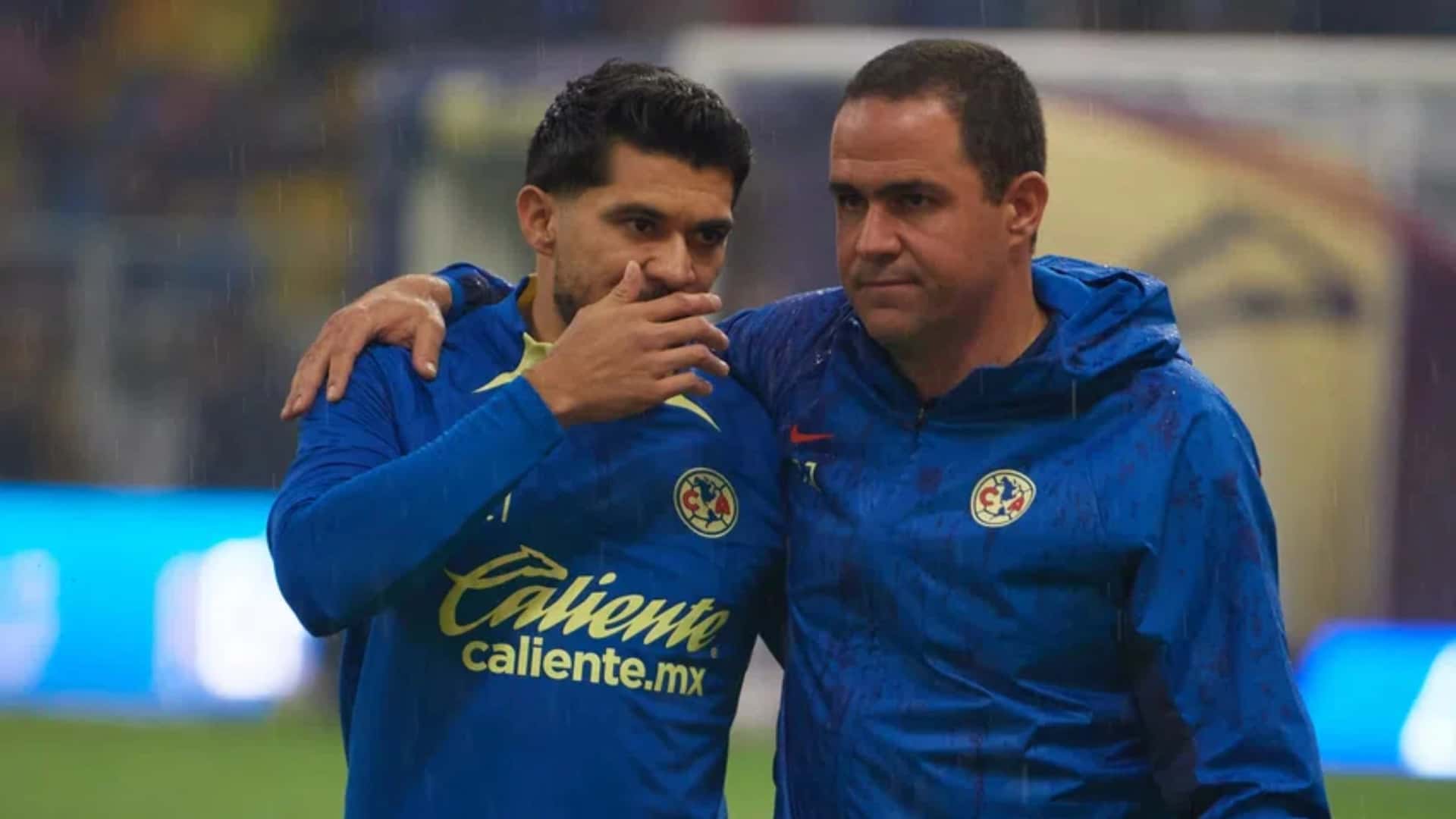 Henry Martín y André Jardine previo a un duelo con el América