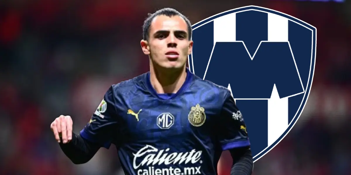 Hugo Camberos junto al escudo de Rayados / FOTO RÉCORD