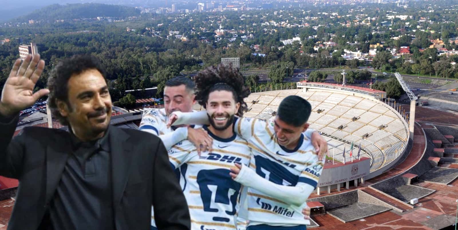 Hugo Sánchez junto a jugadores de Pumas / FOTO ALTO NIVEL