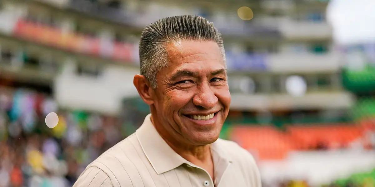 Ignacio Ambriz sonriendo/Foto Imago 7.