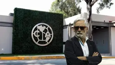 Instalaciones de Coapa de fondo, tomado de Bolavip, con Martínez al frente