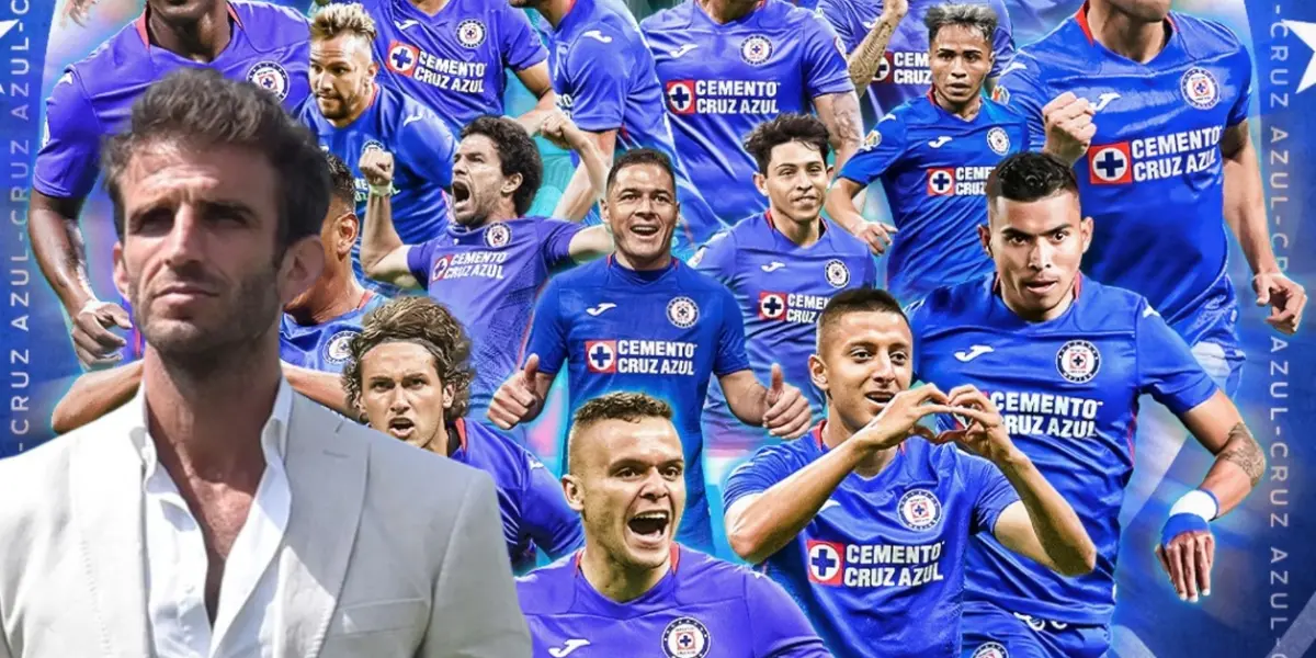 Iván Alonso junto a jugadores de Cruz Azul / FOTO X