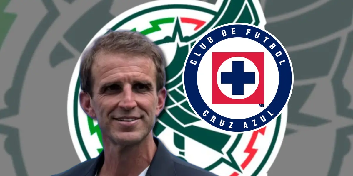 Iván Alonso, logo de Cruz Azul y atrás el de la Selección Mexicana/ Foto Pinterest.