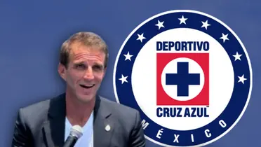 Iván Alonso usando micrófono y escudo de Cruz Azul/Foto Rayados.