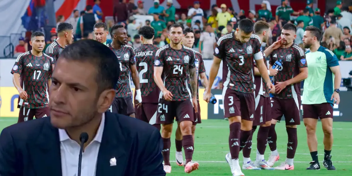 Jaime Lozano junto a jugadores del Tri / FOTO MARCA