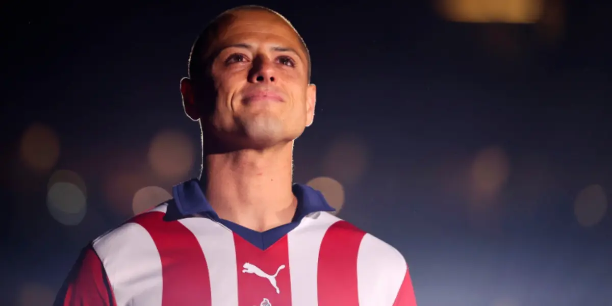 Javier Hernández en su presentación en el Estadio Akron / FOTO SPORTING NEWS