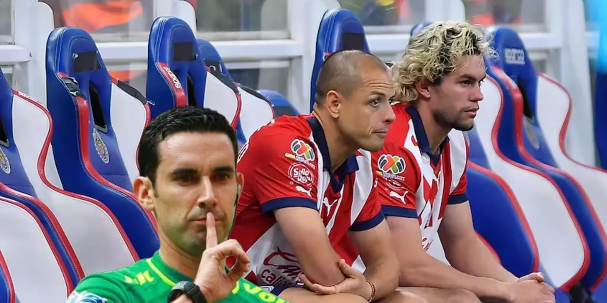 Javier Hernández sentado en la banca y César Ramos con gesto de callar/ Foto SDP Noticias.