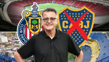 Juan Carlos Osorio junto a los escudos de Chivas y Boca Juniors / FOTO BOLAVIP