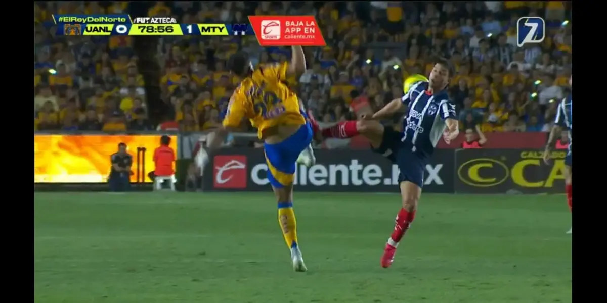 Jugada de expulsión de Oliver Torres / TV Azteca