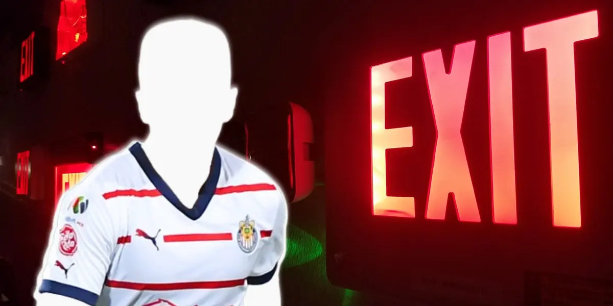Jugado incógnito de Chivas junto a letrero de salida / FOTO TRANSFERMARKT