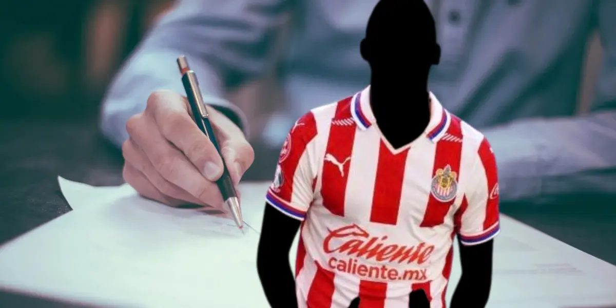 Jugador incógnito de Chivas junto a firma de contrato / FOTO DEPORTE COLIMA