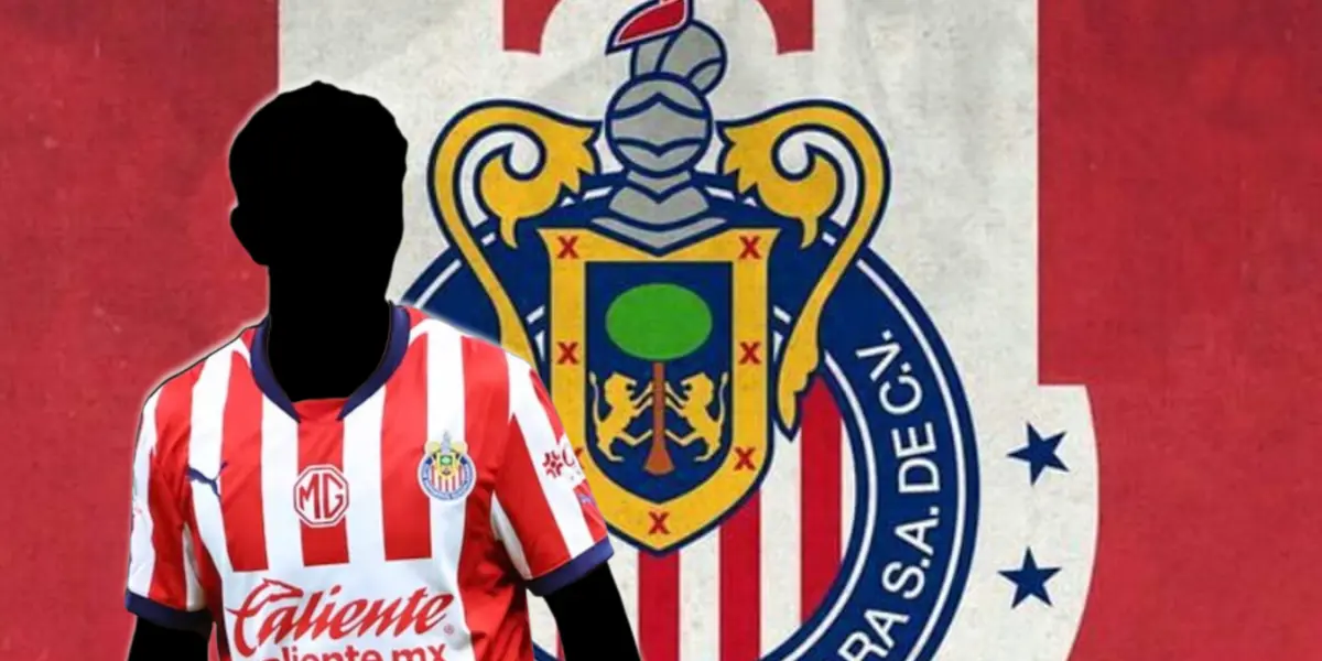 Jugador incógnito de Chivas junto al escudo del Rebaño Sagrado / FOTO EL UNIVERSAL