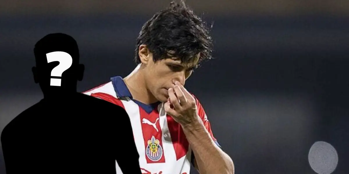 Jugador incógnito junto a José Juan Macías / FOTO MEXSPORT