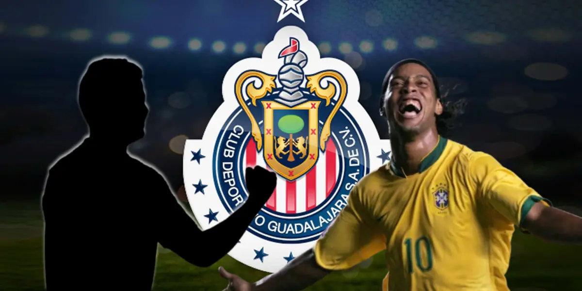 Jugador incógnito junto a Ronaldinho / FOTO LA RAZÓN DE MÉXICO