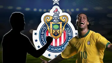 Jugador incógnito junto a Ronaldinho / FOTO LA RAZÓN DE MÉXICO