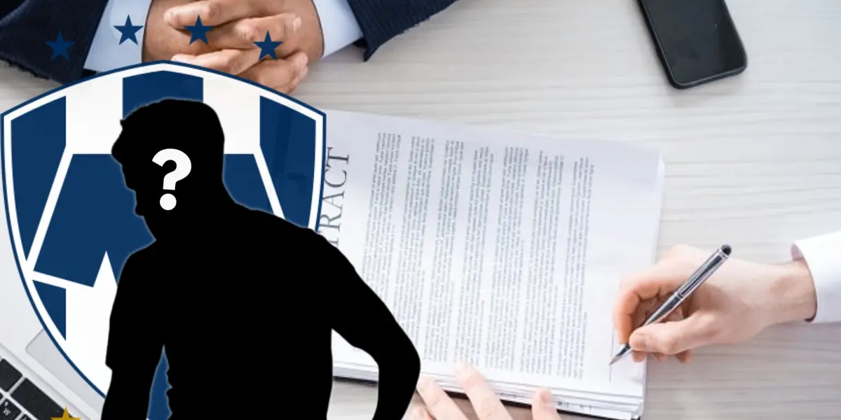 Jugador incógnito junto al escudo de Rayados de Monterrey / FOTO SOYFÚTBOL