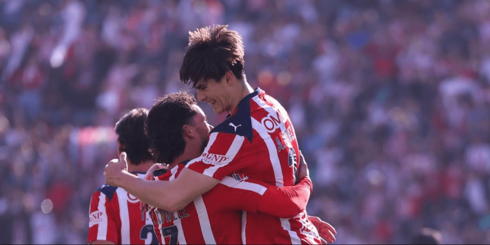 Jugadores celebrando. Foto: Chivas
