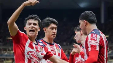 Jugadores celebrando. Foto: Chivas