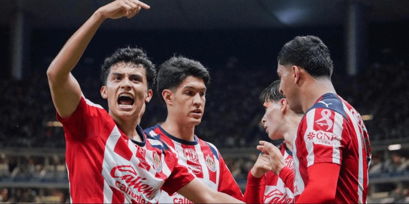 Jugadores celebrando. Foto: Chivas