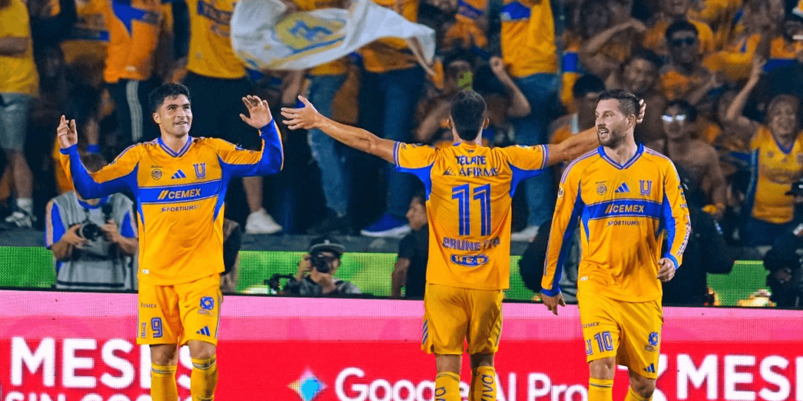 Jugadores celebrando. Foto: Tigres