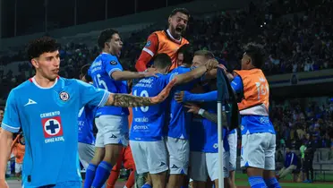 Jugadores celebrando vs América. Foto: Cruz Azul