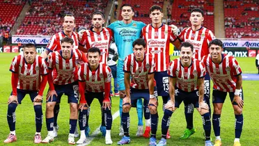Jugadores de Chivas en foto previa a partido. Foto: Ovaciones