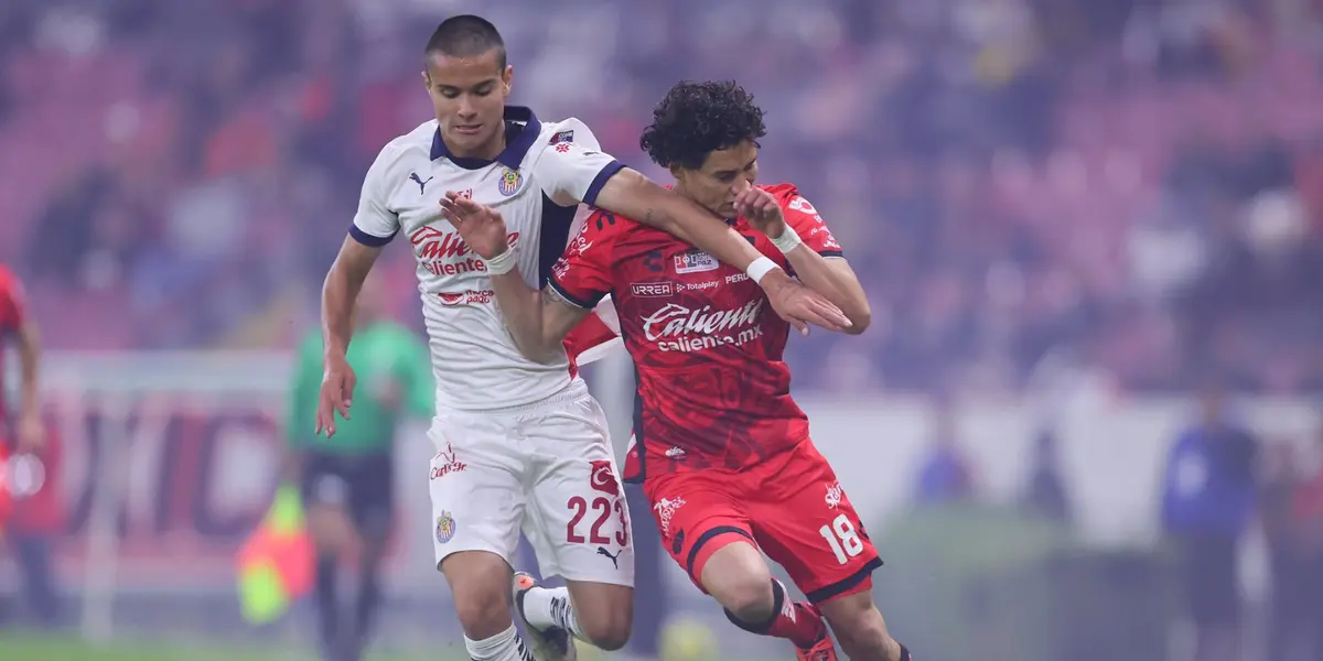 Jugadores de Chivas y Atlas en Copa Pacífica. Foto: Chivas