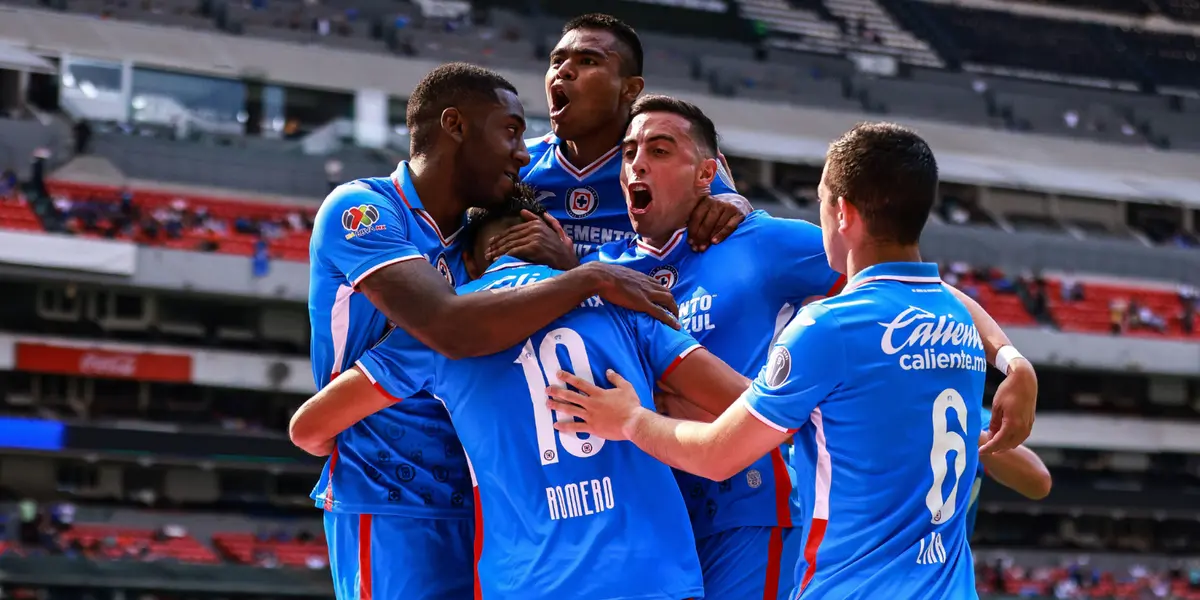 Jugadores de Cruz Azul. Foto: Factor Cuatro