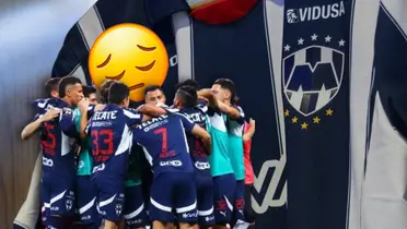 Jugadores de Monterrey y emoji triste/Foto Rayados.