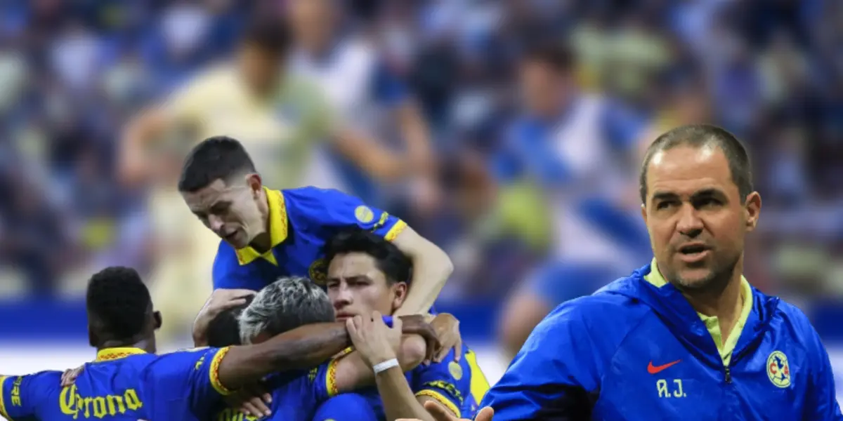 Jugadores del América abrazados y André Jardine a su lado/ Foto Marca.