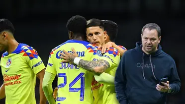 Jugadores del América abrazos y Santiago Baños/Foto AS.