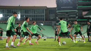 Jugadores en calentamiento. Foto: Selección Mexicana
