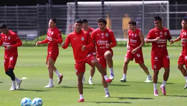 Jugadores en entreno. Foto: Chivas