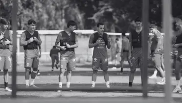 Jugadores en entreno. Foto: Chivas