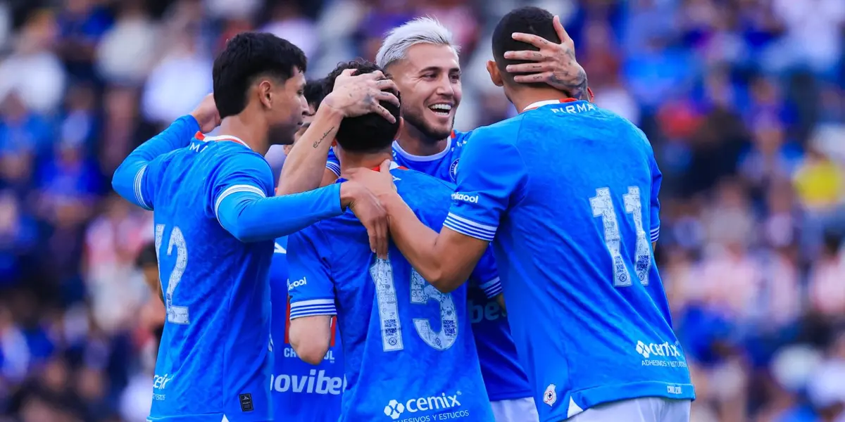 Jugadores en partido. Foto; Cruz Azul