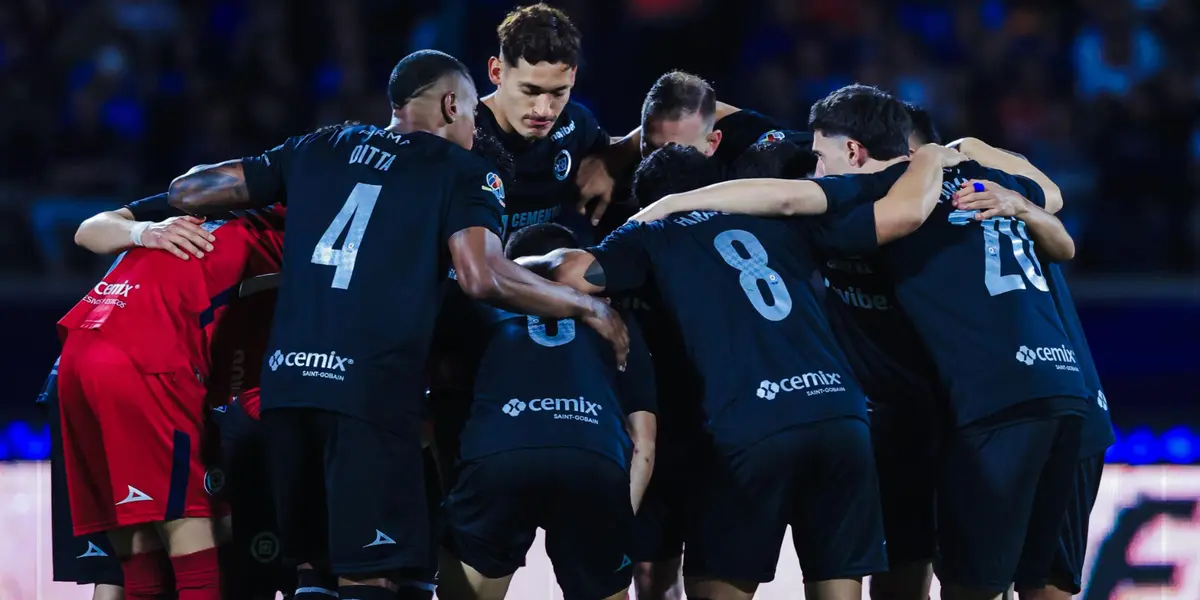 Jugadores en partido. Foto: Cruz Azul