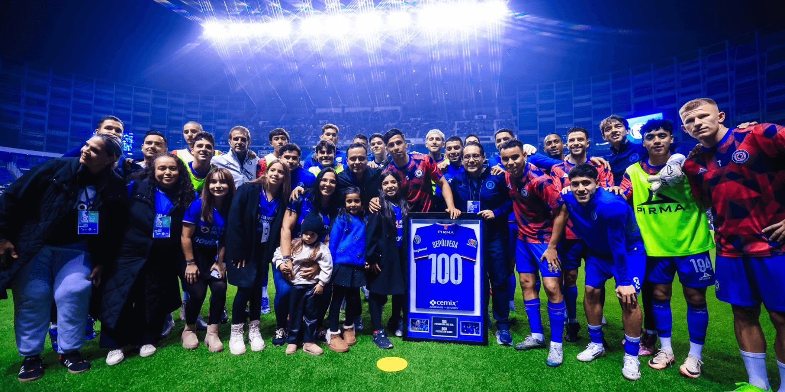 Jugadores en partido. Foto: Cruz Azul