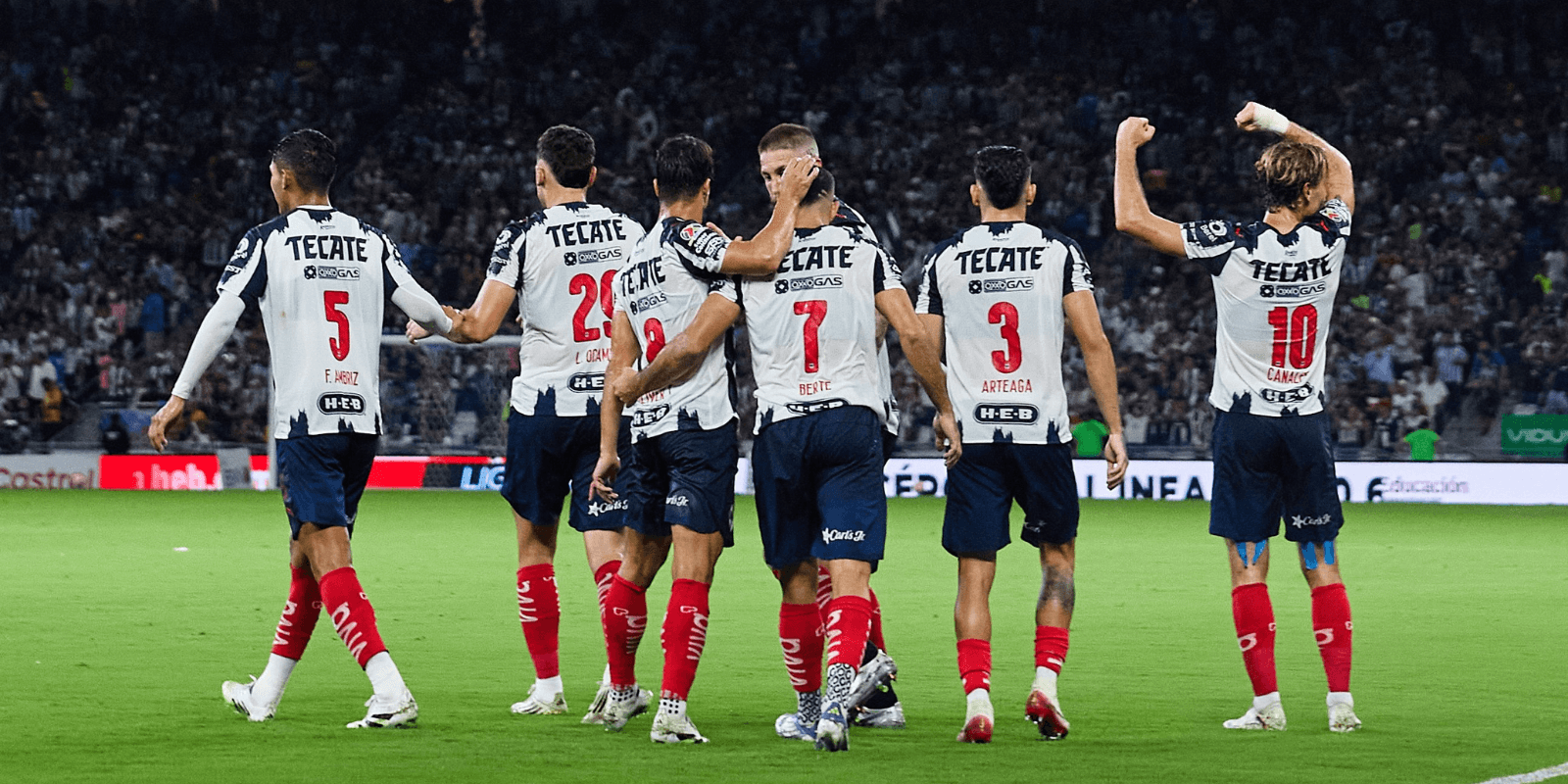 Jugadores en partido. Foto: Rayados
