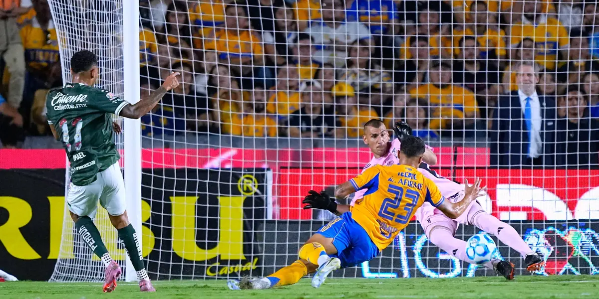 Jugadores en partido. Foto: Tigres
