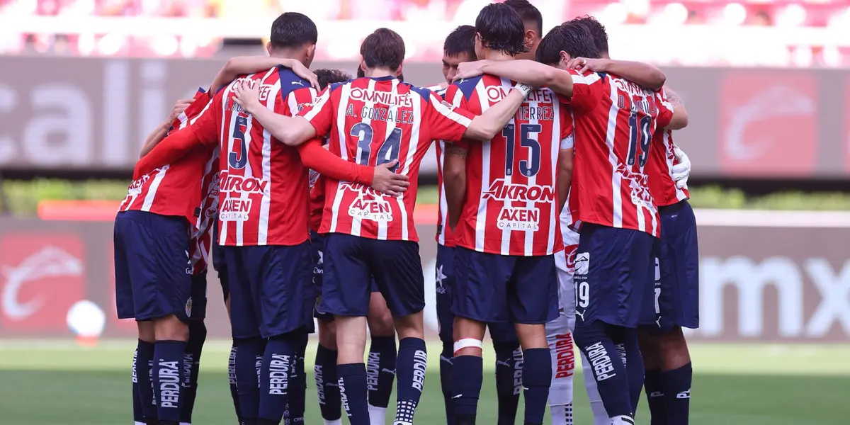 Jugadores previo a partido. Foto: Chivas