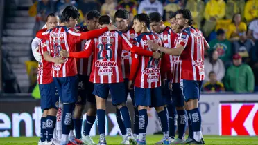 Jugadores previo a partido. Foto: Chivas